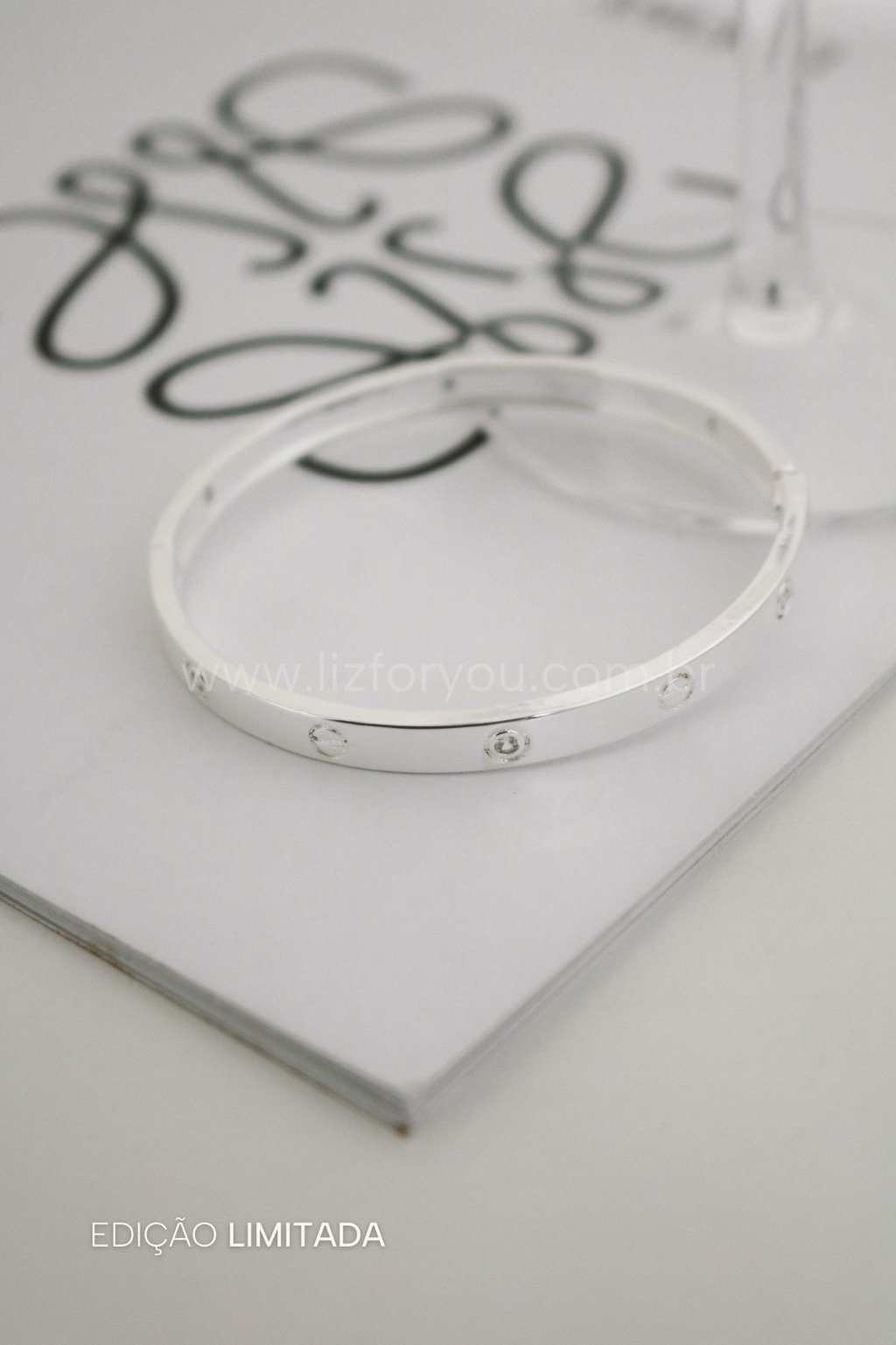 Bracelete Carti Closed