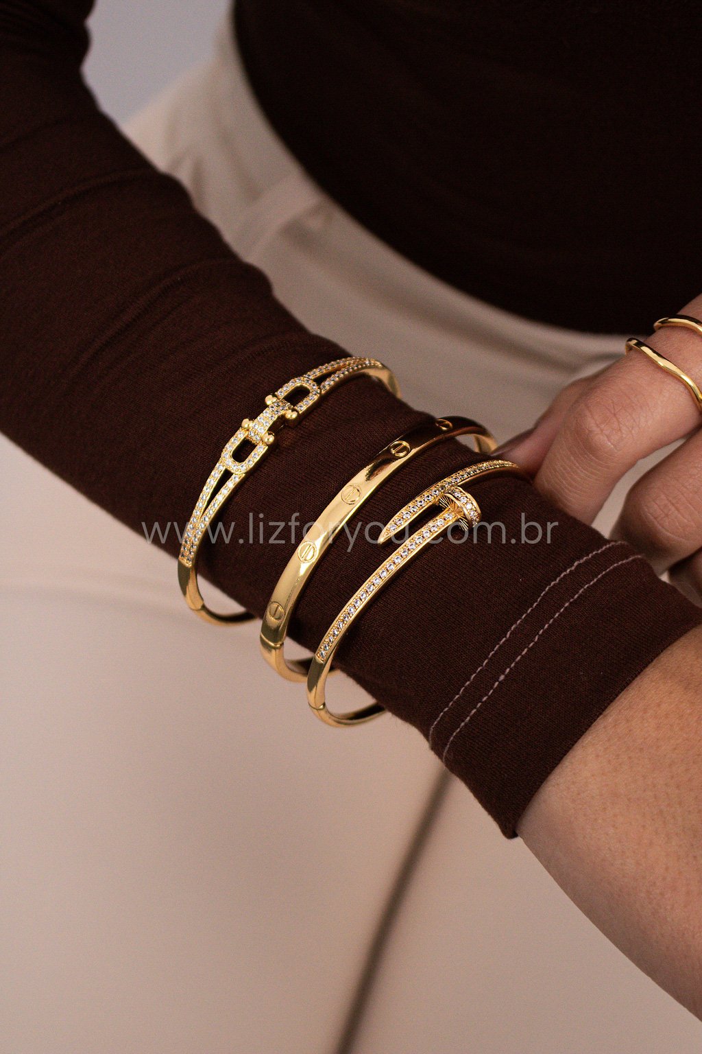 Bracelete H Cravejado