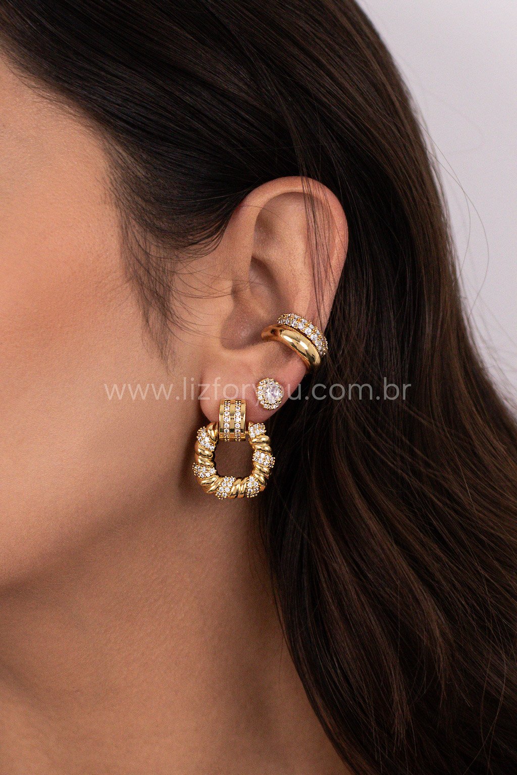 Brinco Audrey Cravejado