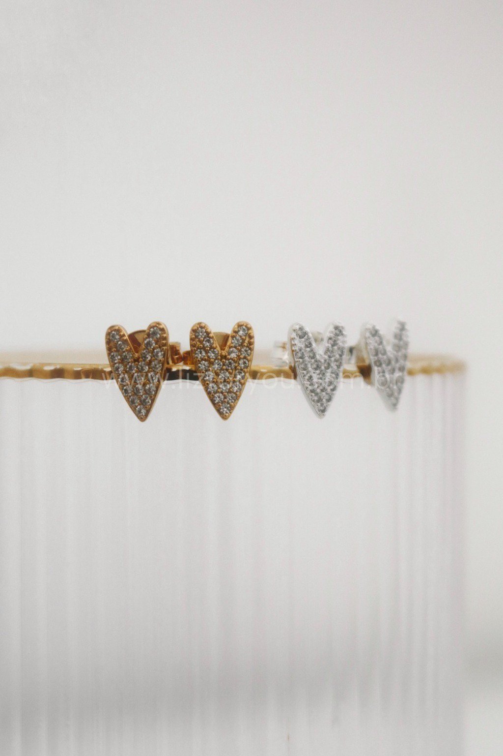 Brinco Cravejado Love Cristal