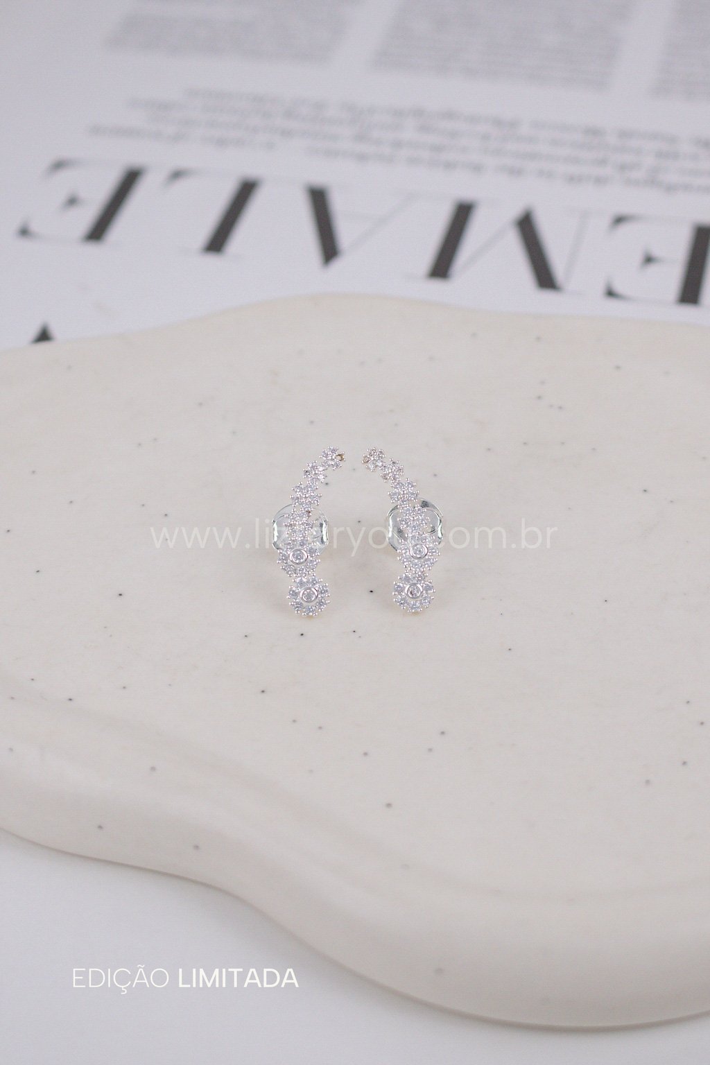 Brinco Ear Cuff Flowers