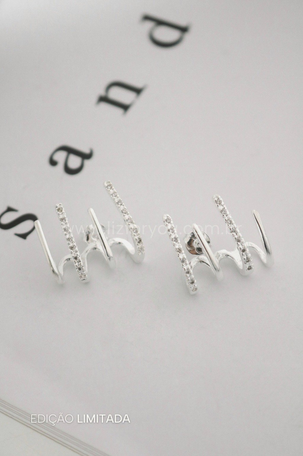 Brinco Ear Hook Lú 