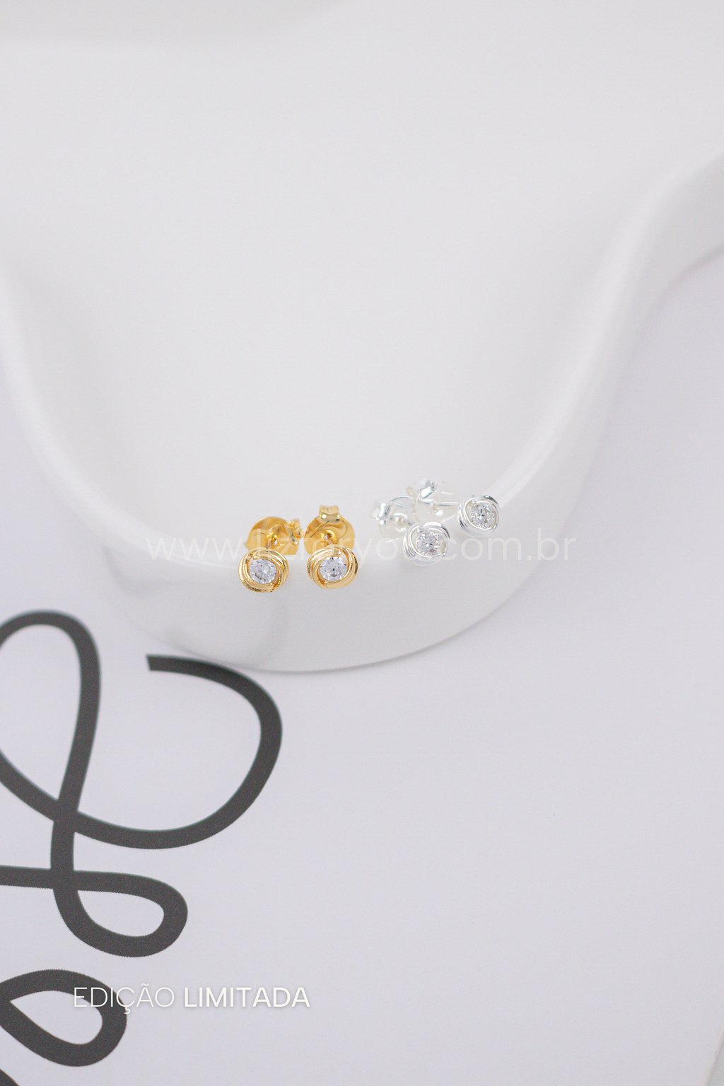 Brinco Mini Croissant Shine 