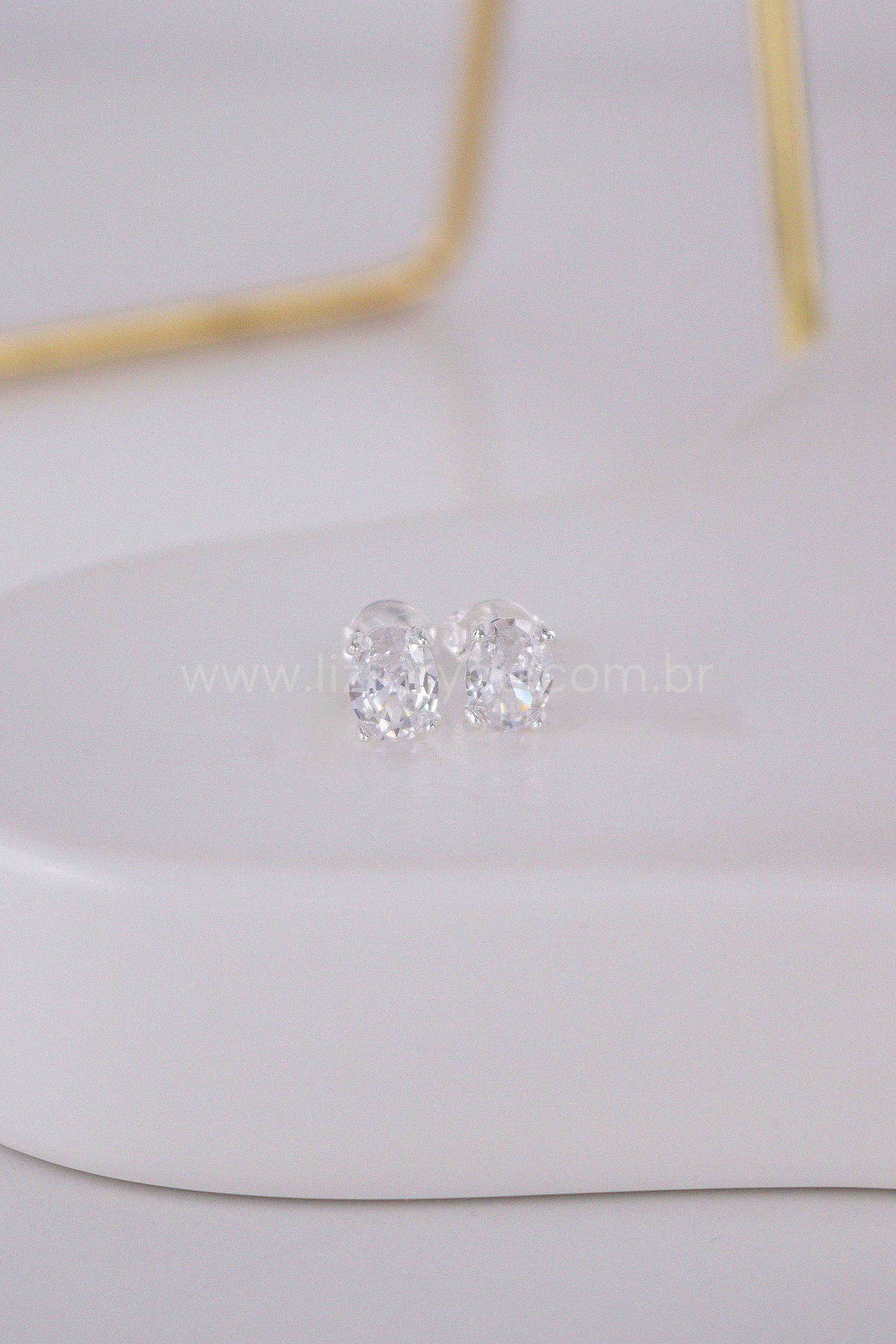 Brinco Ponto de Luz Oval - 8mm