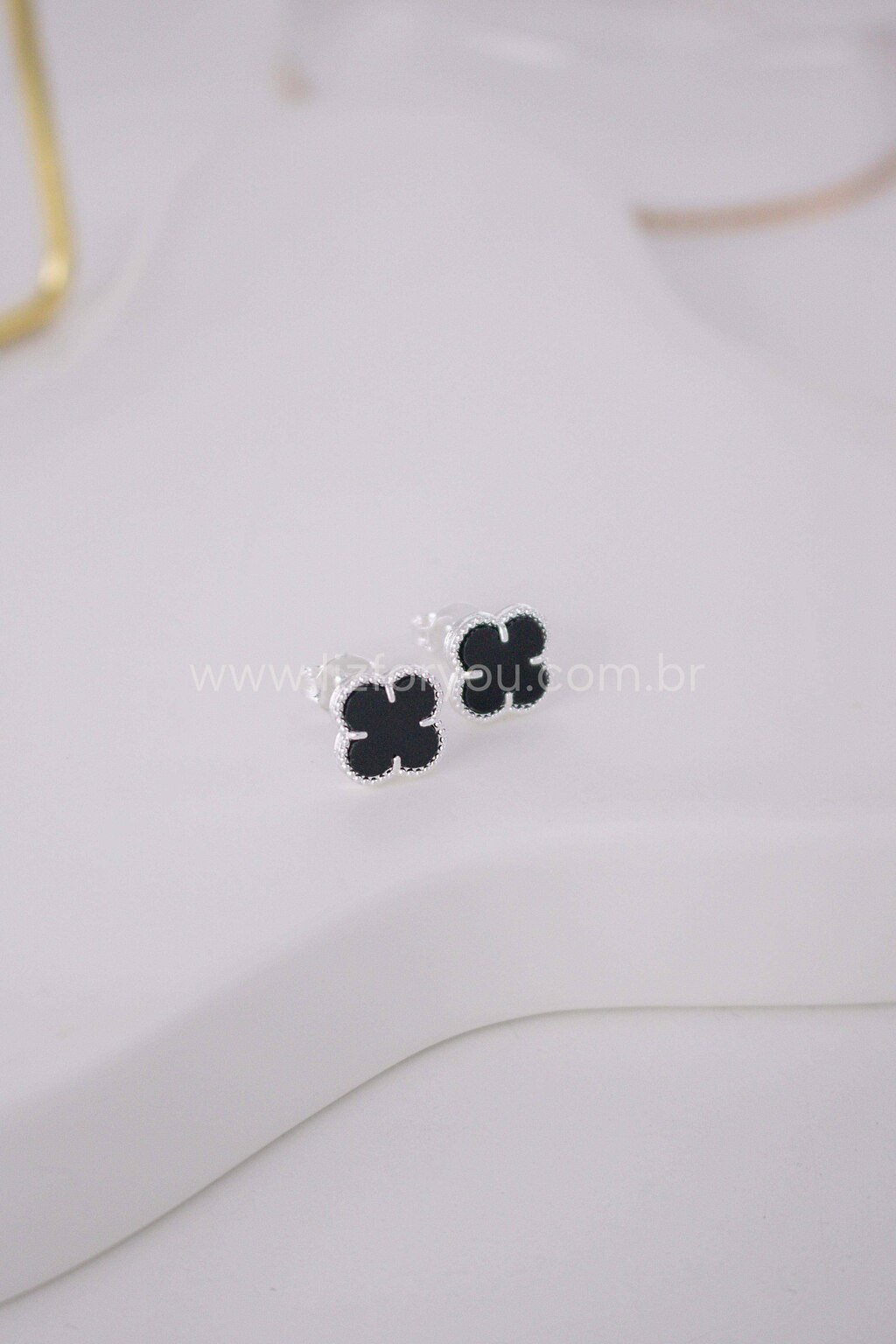 Brinco Trevo Black Lia