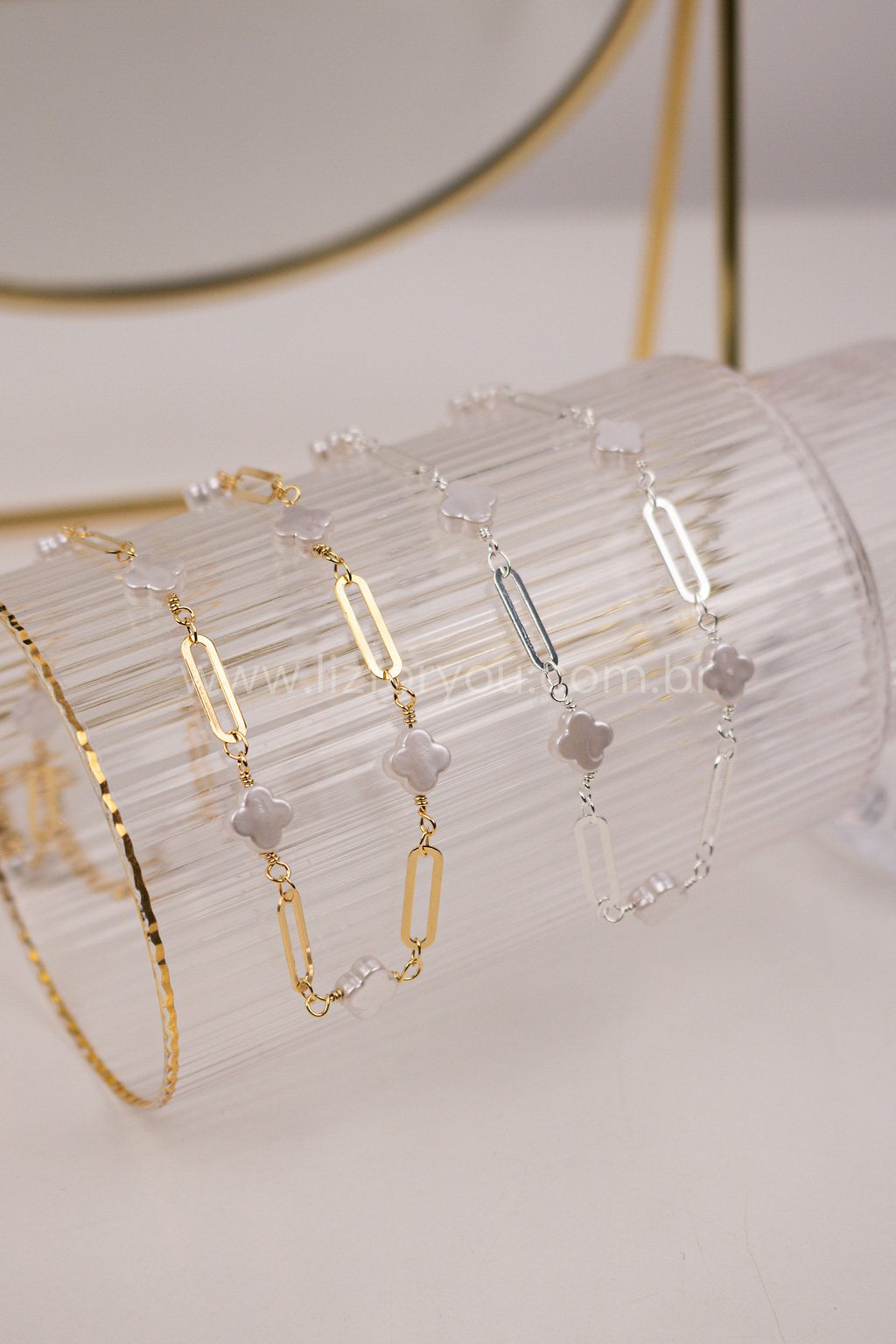 Choker Trevo Madre Pérola