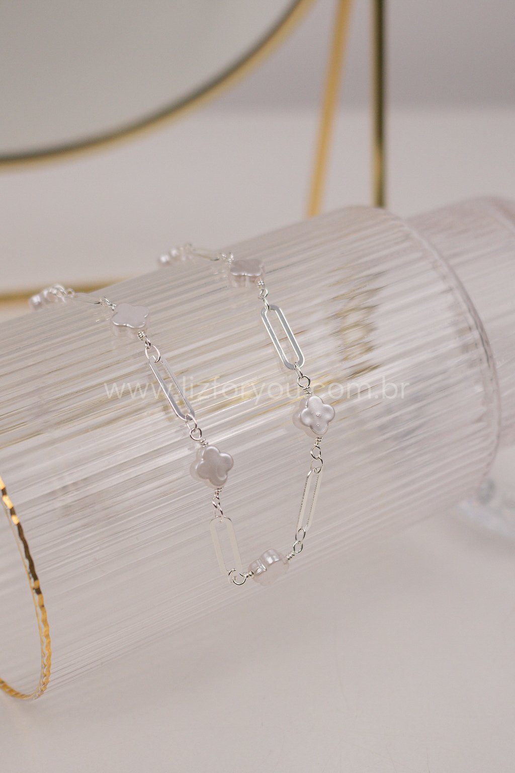 Choker Trevo Madre Pérola