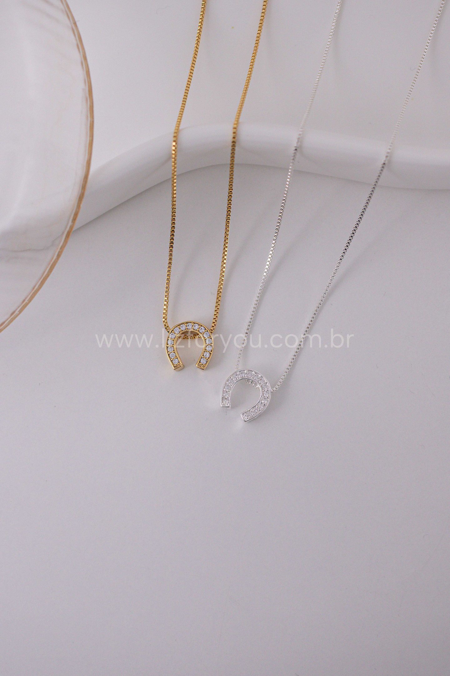 Colar Ferradura Shine