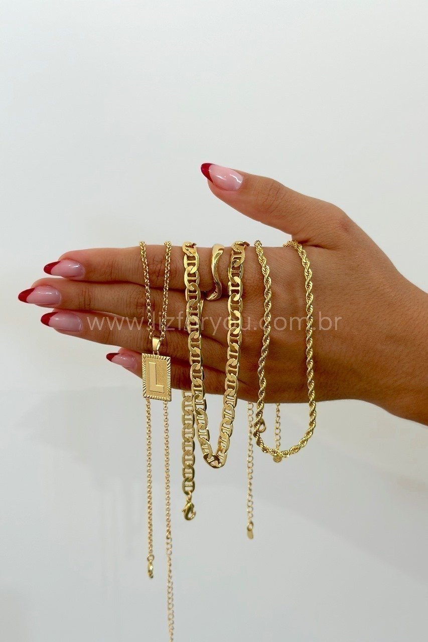 Colar Letra Medalha