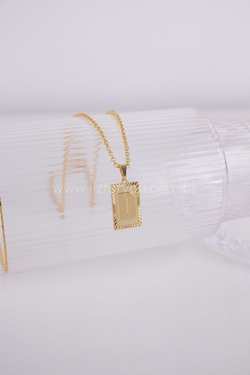 Colar Letra Medalha