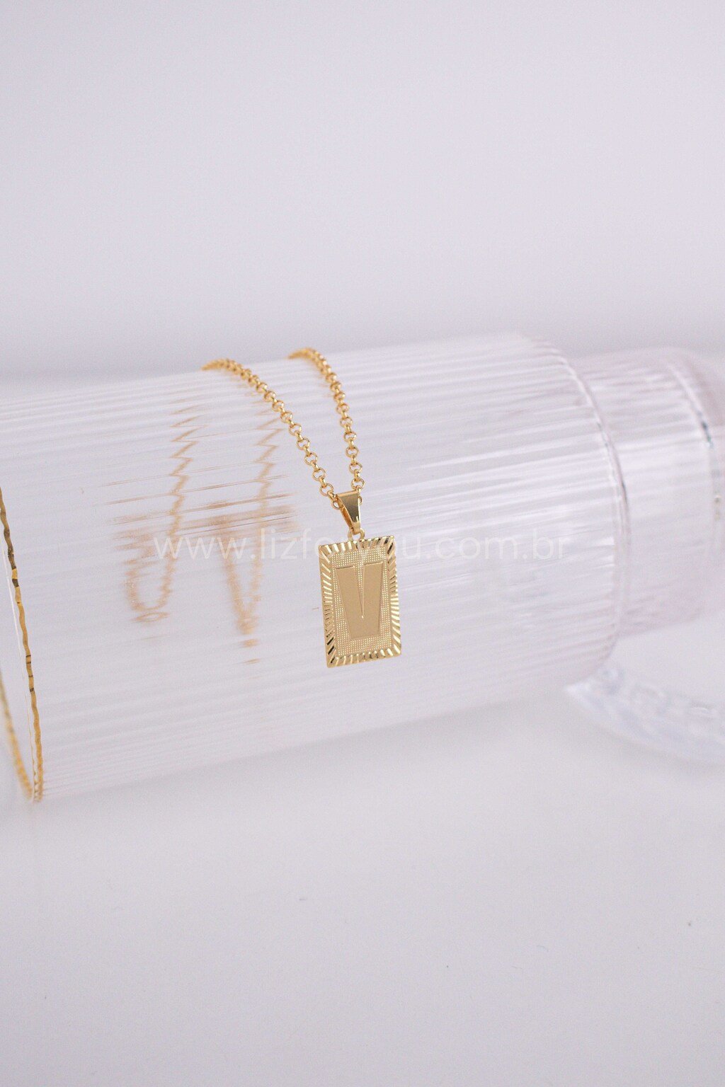 Colar Letra Medalha