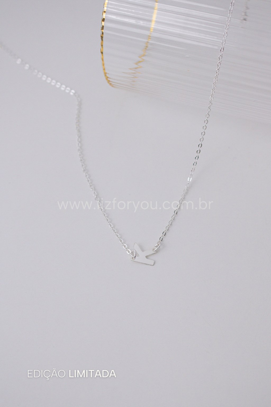 Colar Letra Minimal