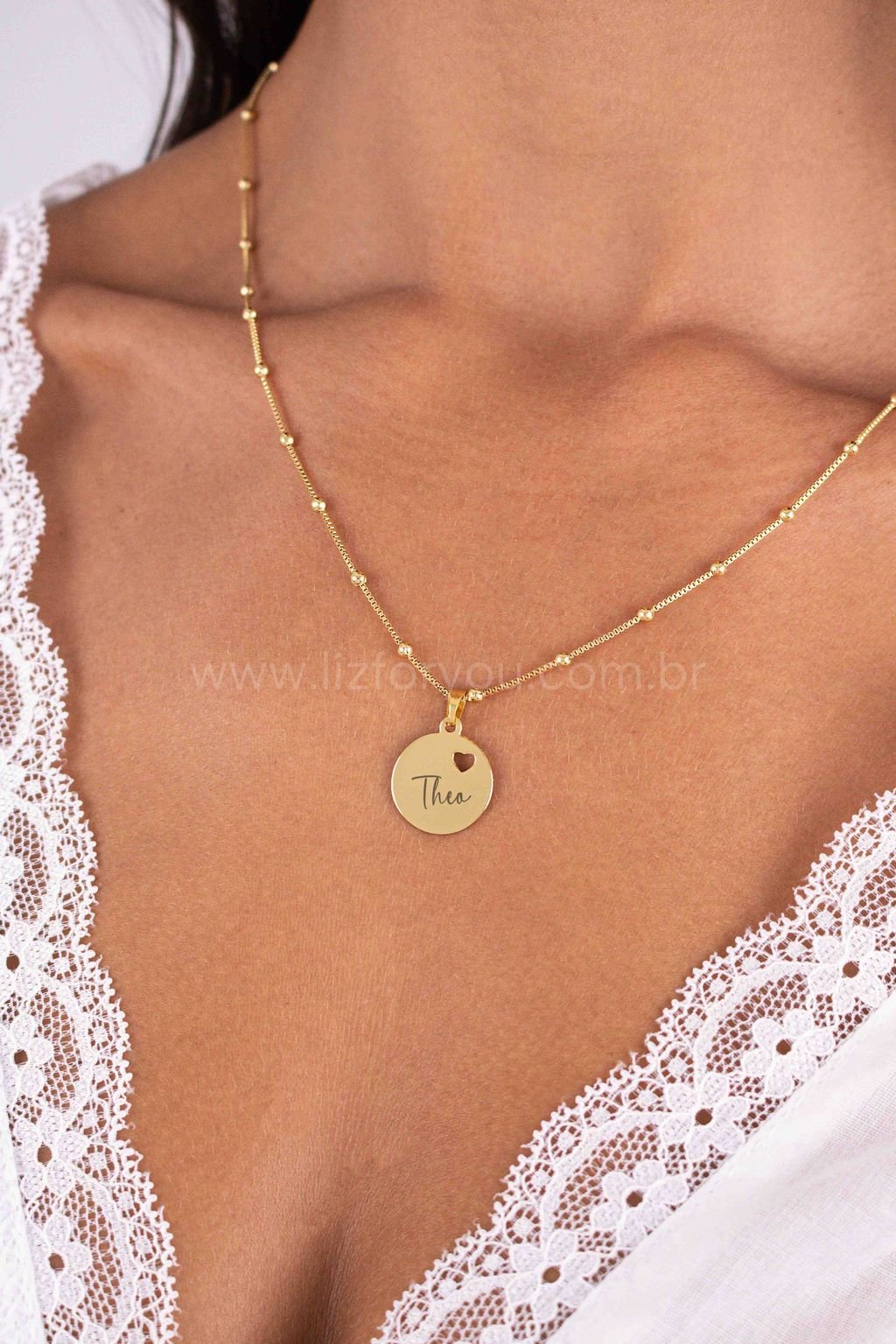 Colar Medalha Love com 1 Palavra Personalizável