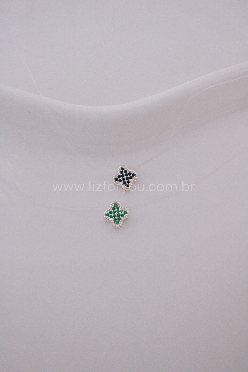 Colar Nylon Trevo Cravejado