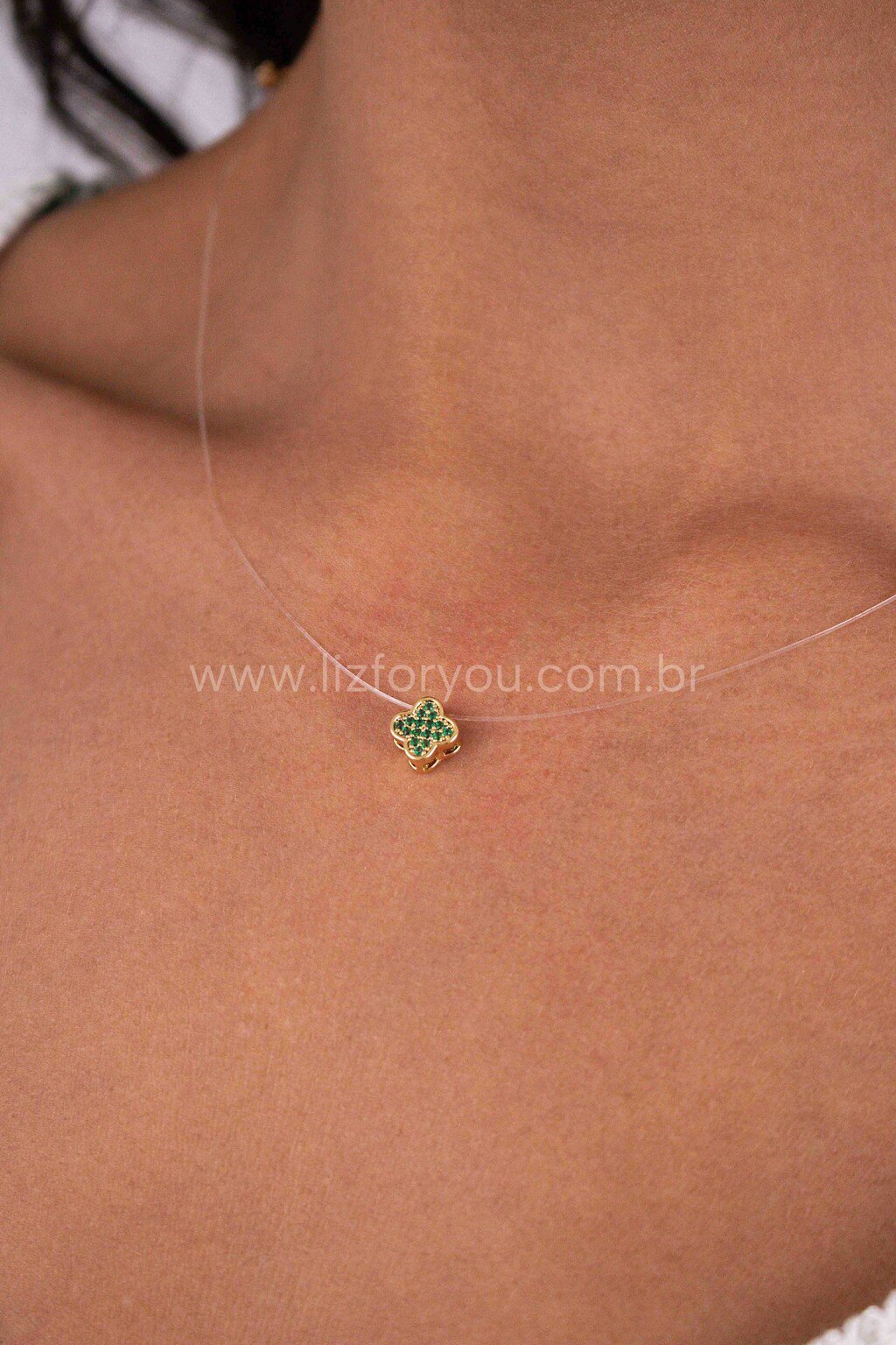 Colar Nylon Trevo Cravejado