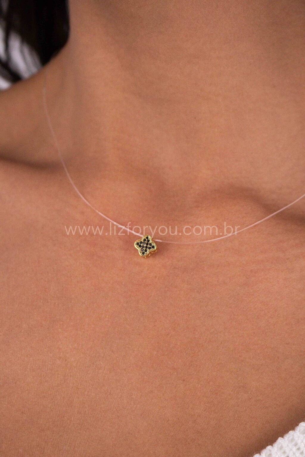 Colar Nylon Trevo Cravejado