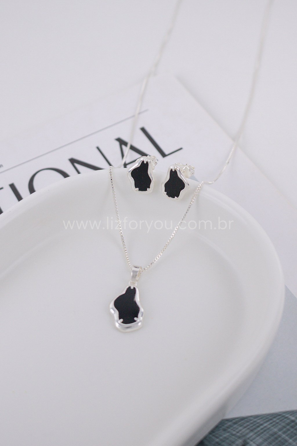 Kit de Colar + Brinco Organic Black
