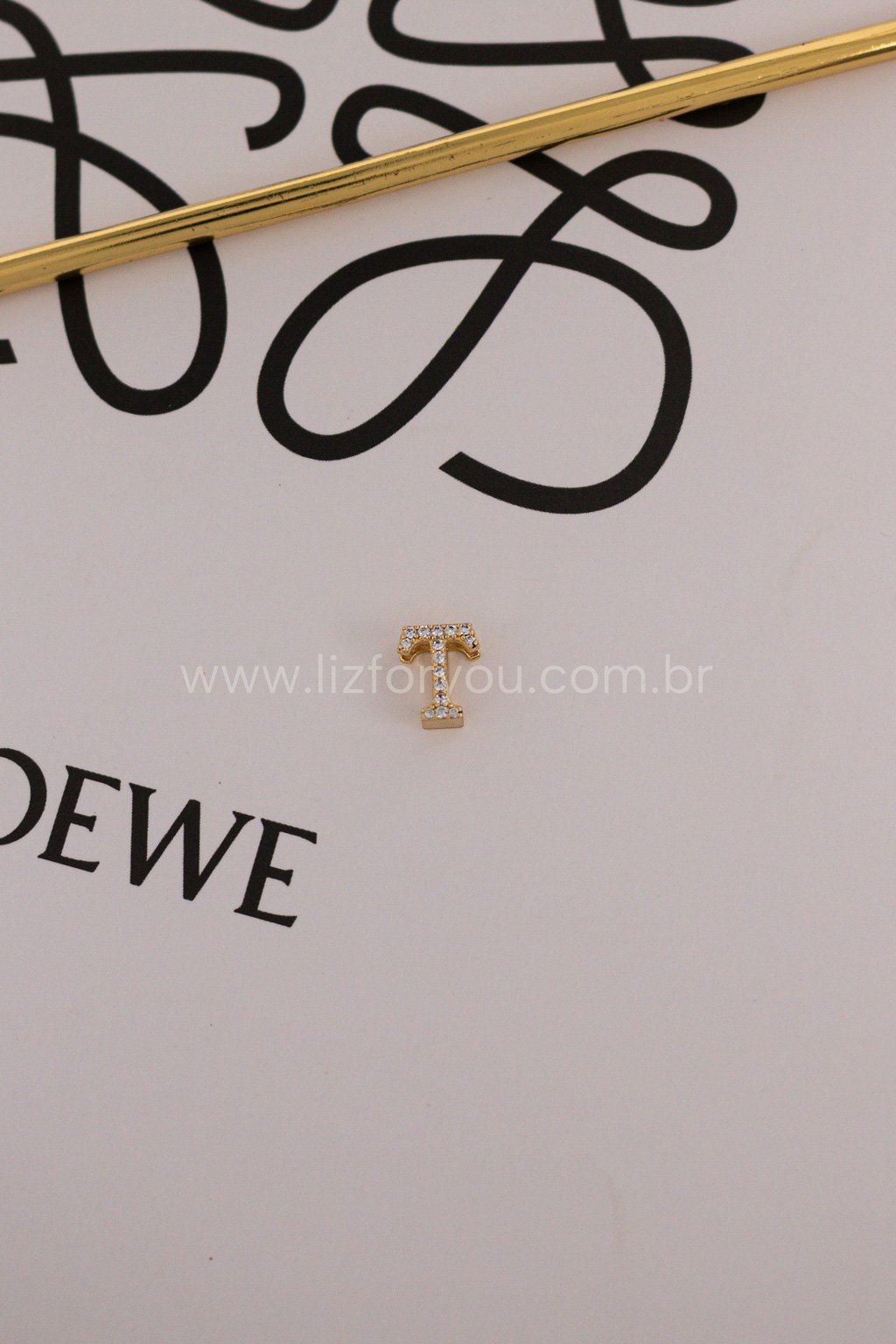 Pingente Letra Minimal Cravejada