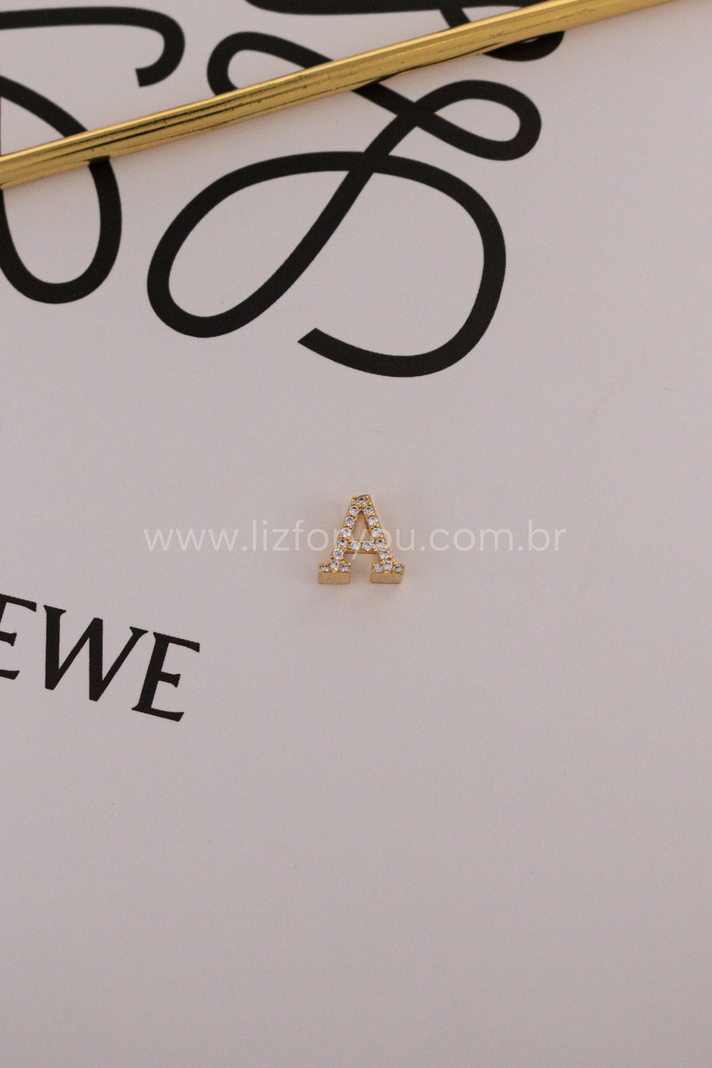 Pingente Letra Minimal Cravejada