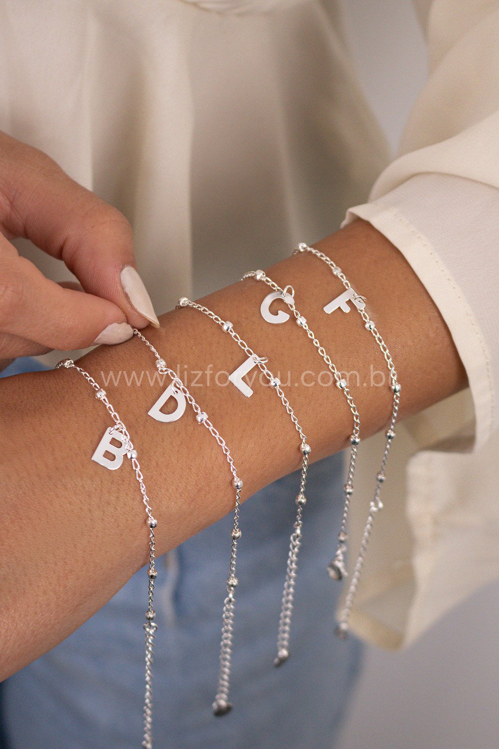 Pulseira Letra Minimal